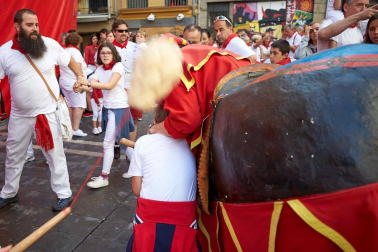 Fotos del recorrido de la Comparsa de Gigantes y Cabezudos de Pamplona del día 9 de julio de San Fermín 2019