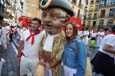 Fotos del recorrido de la Comparsa de Gigantes y Cabezudos de Pamplona del día 9 de julio de San Fermín 2019