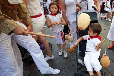 Fotos del recorrido de la Comparsa de Gigantes y Cabezudos de Pamplona del día 9 de julio de San Fermín 2019