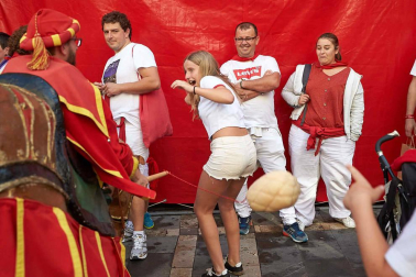 Fotos del recorrido de la Comparsa de Gigantes y Cabezudos de Pamplona del día 9 de julio de San Fermín 2019