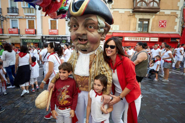 Fotos del recorrido de la Comparsa de Gigantes y Cabezudos de Pamplona del día 9 de julio de San Fermín 2019