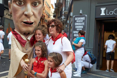 Fotos del recorrido de la Comparsa de Gigantes y Cabezudos de Pamplona del día 9 de julio de San Fermín 2019