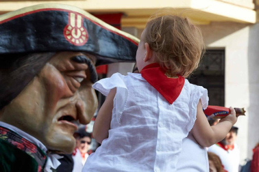 Fotos del recorrido de la Comparsa de Gigantes y Cabezudos de Pamplona del día 9 de julio de San Fermín 2019