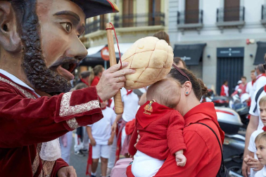 Fotos del recorrido de la Comparsa de Gigantes y Cabezudos de Pamplona del día 9 de julio de San Fermín 2019