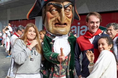 Fotos del recorrido de la Comparsa de Gigantes y Cabezudos de Pamplona del día 9 de julio de San Fermín 2019