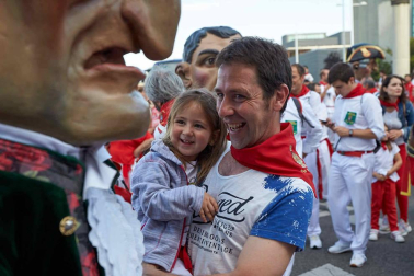 Fotos del recorrido de la Comparsa de Gigantes y Cabezudos de Pamplona del día 9 de julio de San Fermín 2019