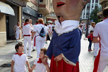 Fotos del recorrido de la Comparsa de Gigantes y Cabezudos de Pamplona del día 9 de julio de San Fermín 2019