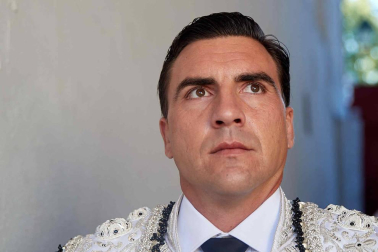 Imágenes de la corrida en la plaza de toros de Pamplona con reses de la ganadería de Miura para los diestros Rafaelillo, Octavio Chacón y Juan Leal.