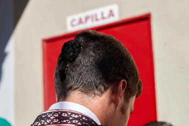 Imágenes de la corrida en la plaza de toros de Pamplona con reses de la ganadería de Miura para los diestros Rafaelillo, Octavio Chacón y Juan Leal.