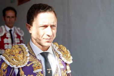 Imágenes de la corrida en la plaza de toros de Pamplona con reses de la ganadería de Miura para los diestros Rafaelillo, Octavio Chacón y Juan Leal.