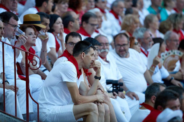 Público asistente a la Plaza de Toros de Pamplona durante la octava corrida de la Feria del Toro 2019 con la ganadería de Miura para los diestros Rafaelillo, Octavio Chacón y Juan Leal.