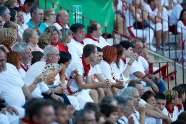 Público asistente a la Plaza de Toros de Pamplona durante la octava corrida de la Feria del Toro 2019 con la ganadería de Miura para los diestros Rafaelillo, Octavio Chacón y Juan Leal.