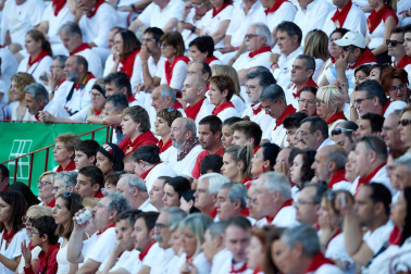 Público asistente a la Plaza de Toros de Pamplona durante la octava corrida de la Feria del Toro 2019 con la ganadería de Miura para los diestros Rafaelillo, Octavio Chacón y Juan Leal.