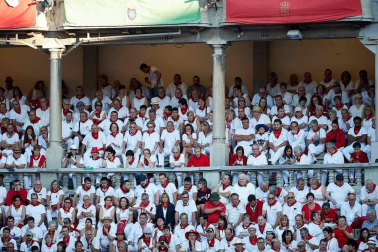 Público asistente a la Plaza de Toros de Pamplona durante la octava corrida de la Feria del Toro 2019 con la ganadería de Miura para los diestros Rafaelillo, Octavio Chacón y Juan Leal.