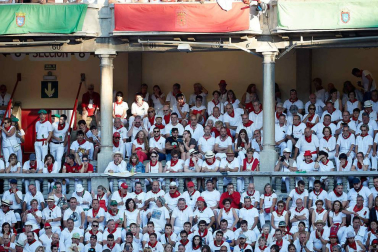 Público asistente a la Plaza de Toros de Pamplona durante la octava corrida de la Feria del Toro 2019 con la ganadería de Miura para los diestros Rafaelillo, Octavio Chacón y Juan Leal.