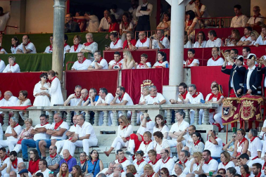 Público asistente a la Plaza de Toros de Pamplona durante la octava corrida de la Feria del Toro 2019 con la ganadería de Miura para los diestros Rafaelillo, Octavio Chacón y Juan Leal.