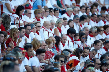 Público asistente a la Plaza de Toros de Pamplona durante la octava corrida de la Feria del Toro 2019 con la ganadería de Miura para los diestros Rafaelillo, Octavio Chacón y Juan Leal.
