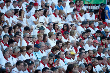 Público asistente a la Plaza de Toros de Pamplona durante la octava corrida de la Feria del Toro 2019 con la ganadería de Miura para los diestros Rafaelillo, Octavio Chacón y Juan Leal.