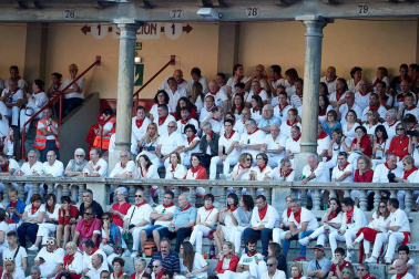 Público asistente a la Plaza de Toros de Pamplona durante la octava corrida de la Feria del Toro 2019 con la ganadería de Miura para los diestros Rafaelillo, Octavio Chacón y Juan Leal.
