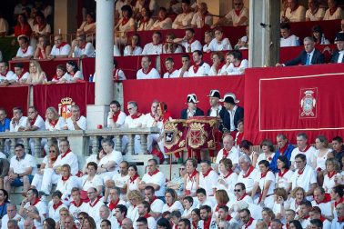 Público asistente a la Plaza de Toros de Pamplona durante la octava corrida de la Feria del Toro 2019 con la ganadería de Miura para los diestros Rafaelillo, Octavio Chacón y Juan Leal.