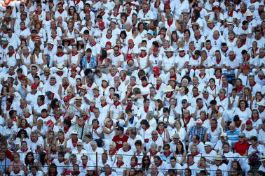 Público asistente a la Plaza de Toros de Pamplona durante la octava corrida de la Feria del Toro 2019 con la ganadería de Miura para los diestros Rafaelillo, Octavio Chacón y Juan Leal.