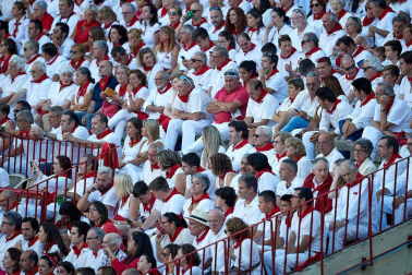 Público asistente a la Plaza de Toros de Pamplona durante la octava corrida de la Feria del Toro 2019 con la ganadería de Miura para los diestros Rafaelillo, Octavio Chacón y Juan Leal.