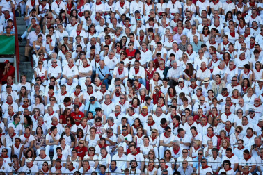 Público asistente a la Plaza de Toros de Pamplona durante la octava corrida de la Feria del Toro 2019 con la ganadería de Miura para los diestros Rafaelillo, Octavio Chacón y Juan Leal.