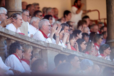 Público asistente a la Plaza de Toros de Pamplona durante la octava corrida de la Feria del Toro 2019 con la ganadería de Miura para los diestros Rafaelillo, Octavio Chacón y Juan Leal.