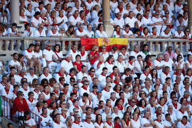Público asistente a la Plaza de Toros de Pamplona durante la octava corrida de la Feria del Toro 2019 con la ganadería de Miura para los diestros Rafaelillo, Octavio Chacón y Juan Leal.