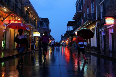 Aunque reducida de huracán a tormenta tropical, las autoridades alertan de extremar las precauciones por el riesgo de inundaciones.