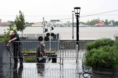 Aunque reducida de huracán a tormenta tropical, las autoridades alertan de extremar las precauciones por el riesgo de inundaciones.