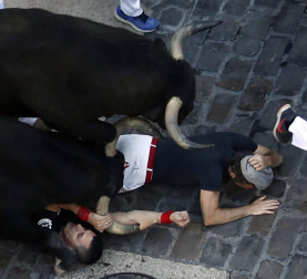 Fotos de los mejores momentos de los encierros de San Fermín 2019