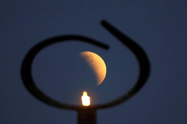 El fenómeno se pudo observar desde varios puntos del planeta y dejó estampas espectaculares.