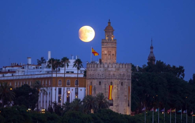 El fenómeno se pudo observar desde varios puntos del planeta y dejó estampas espectaculares.