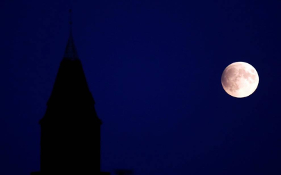 El fenómeno se pudo observar desde varios puntos del planeta y dejó estampas espectaculares.