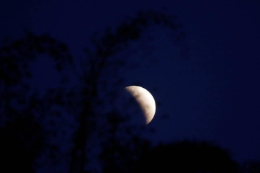 El fenómeno se pudo observar desde varios puntos del planeta y dejó estampas espectaculares.