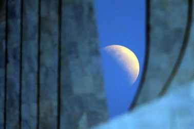 El fenómeno se pudo observar desde varios puntos del planeta y dejó estampas espectaculares.