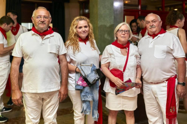 Teatro, música, circo, cabaret, humor delirante… Una mezcla explosiva que da lugar a uno de los espectáculos más vistos de los últimos tiempos: The Hole. El Teatro Gayarre programó de nuevo durante los Sanfermines esta cita, en esta ocasión la tercera de la saga, apellidada 'Zero' ya que en ella se da cuenta de cómo empezó todo.