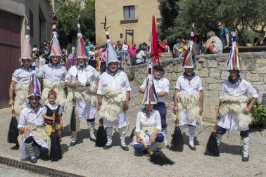 Un año más Bargota ha regresado al pasado, al siglo XVII, para revivir las leyendas alrededor de la brujería que guarda la memoria de esta localidad, con el brujo Johanes como principal protagonista. Una semana de celebración que, entre el 12 y el 17 de julio, ha transformado tanto las calles de este pueblo como a sus habitantes.