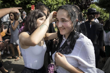 Fiesta y recuerdos por las calles de Elizondo durante la celebración de la tradicional cita este domingo 21 de juio.