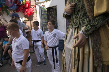 Axular Alemán Irisarri, de 9 años, fue el encargado de tirar los primeros tres cohetes