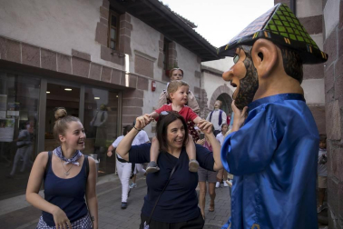 Axular Alemán Irisarri, de 9 años, fue el encargado de tirar los primeros tres cohetes