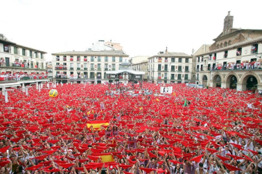Este miércoles 24 de julio comenzaron las fiestas de Santa Ana en Tudela con el tradicional lanzamiento del cohete.