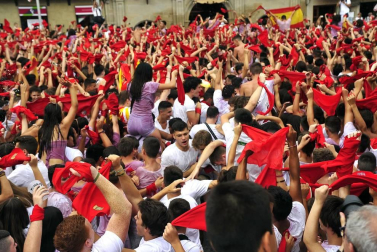 Este miércoles 24 de julio comenzaron las fiestas de Santa Ana en Tudela con el tradicional lanzamiento del cohete.