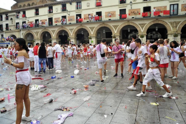 Este miércoles 24 de julio comenzaron las fiestas de Santa Ana en Tudela con el tradicional lanzamiento del cohete.