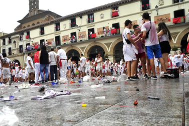 Este miércoles 24 de julio comenzaron las fiestas de Santa Ana en Tudela con el tradicional lanzamiento del cohete.