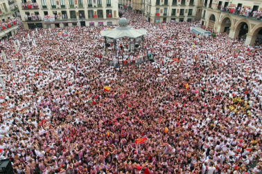 Este miércoles 24 de julio comenzaron las fiestas de Santa Ana en Tudela con el tradicional lanzamiento del cohete.
