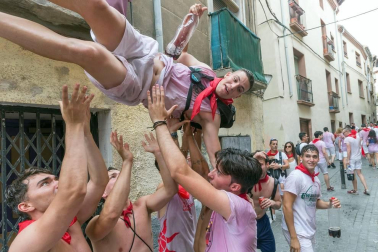 Este miércoles 24 de julio comenzaron las fiestas de Santa Ana en Tudela con el tradicional lanzamiento del cohete.