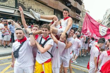 Este miércoles 24 de julio comenzaron las fiestas de Santa Ana en Tudela con el tradicional lanzamiento del cohete.