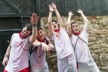 Este miércoles 24 de julio comenzaron las fiestas de Santa Ana en Tudela con el tradicional lanzamiento del cohete.
